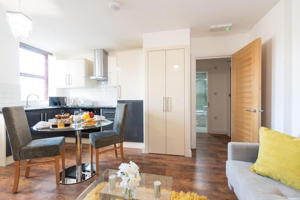 City Apartments By Elegance Living Peterborough Oda fotoğraf